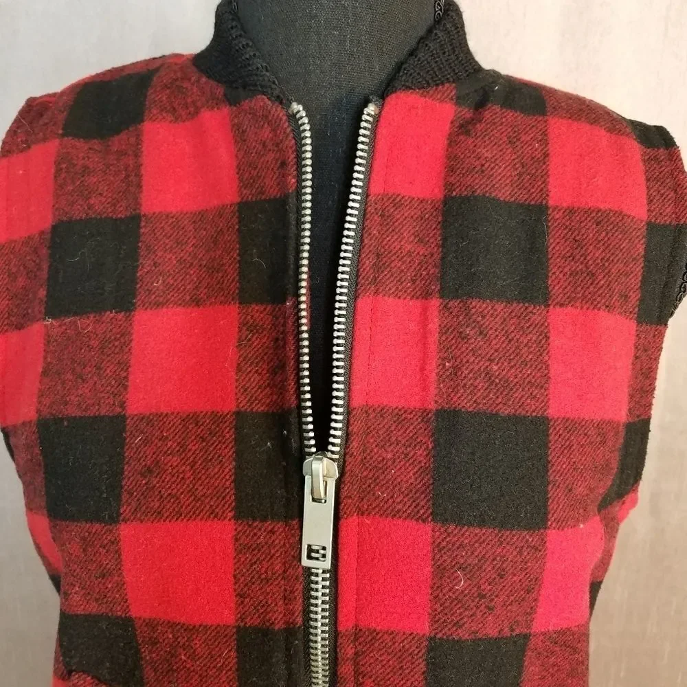 THREAD AND SUPPLY Buffalo Plaid Vest‎
